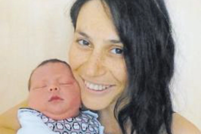 Familienzuwachs gab es am 9. Juli für Megi Kiefer-Mekvevrishvili und Richard Kiefer aus Kindberg: Alexandra, 3435 Gramm schwer und 53 Zentimeter groß, kam um 8.45 Uhr zur Welt. Ganz gespannt auf ihre Schwester war Magdalena (2 1/2).  