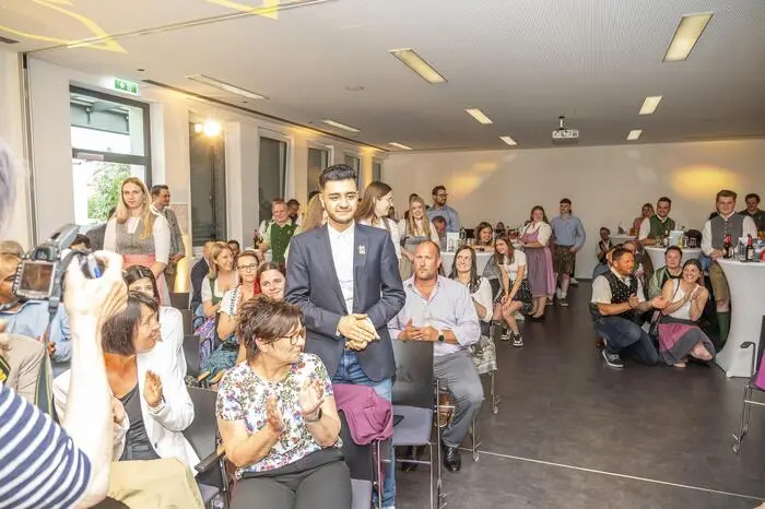 Es wurden jene Lehrlinge, die ihre LAP im vergangenen Jahr mit Auszeichnung abgeschlossen haben, und deren Ausbildungsbetriebe sowie die neuen Meisterinnen und Meister, die ebenfalls ihre Ausbildung mit Auszeichnung abgeschlossen haben, aus dem Bezirk Murtal geehrt.
