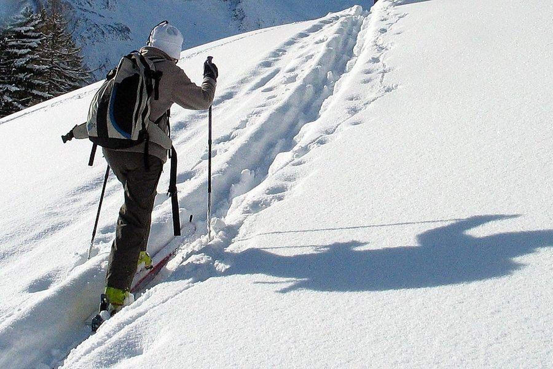 Kontrolle verloren | 63-Jähriger stürzte bei Skitour in Kärnten 100 Meter ab