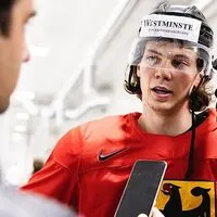 Moritz Seider wurde in der abgelaufenen NHL-Saison mit der Calder-Memorial-Trophy für den besten Rookie ausgezeichnet