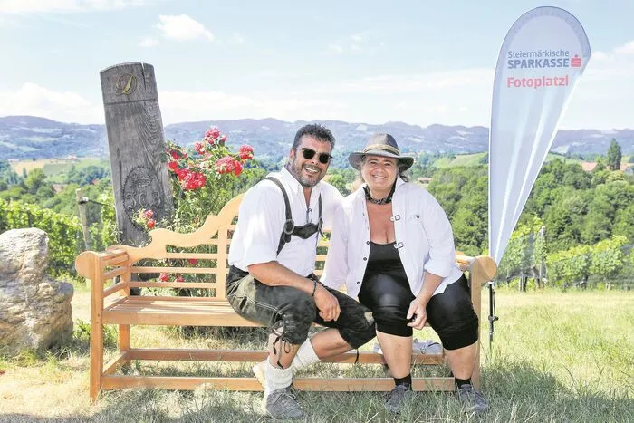 Fotos posten und Jungwinzer Weinpakete gewinnen beim Steiermärkische Sparkasse Fotoplatzl 