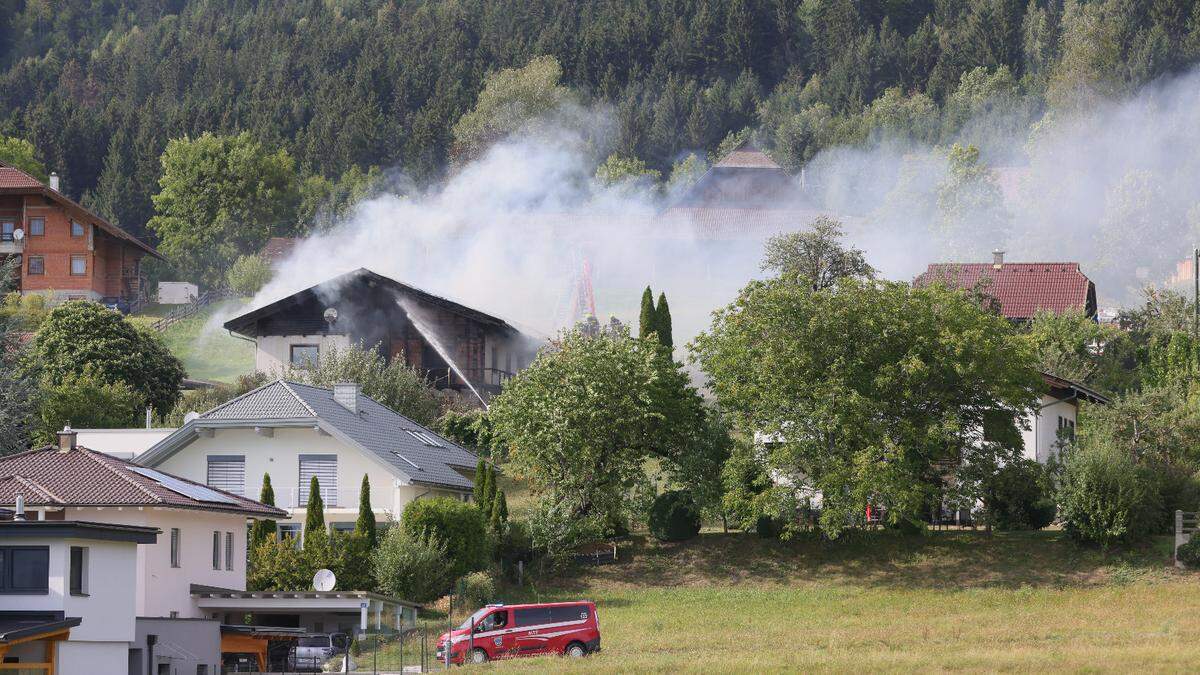 Dieses Wohnhaus stand am Mittwoch in Flammen