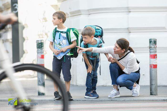 Auch Eltern leisten mit Schulwegtraining einen großen Beitrag zur Sicherheit im Straßenverkehr