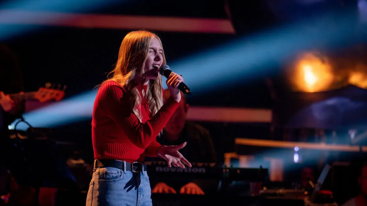 Nina Matzl bei ihrem Auftritt auf der The Voice-Bühne in Berlin