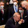 Corona-Faustgruß unter Nato-Verbündeten: Erdogan und Biden sprachen in Brüssel auch unter vier Augen