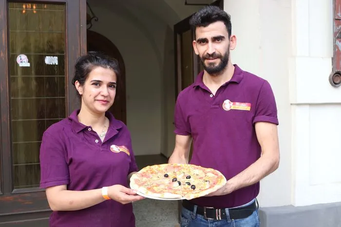 Klicken Sie sich durch die Galerie, hier am Bild die Pizzeria "Zum Bauerndorf"