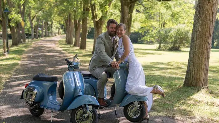 Marco und Daniela sind begeisterte Vespa-Fahrer