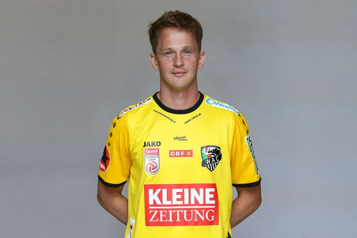 Christian Dobnik, geboren am 10. Juli 1986 Vereine als Profi: FC Kärnten, FC Lustenau, WAC Spiele für WAC (vor der Saison): 177
