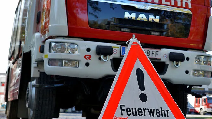 Die Feuerwehr Fehring barg das Unfallfahrzeug