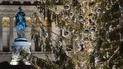 Der "dürre" Baum auf der Piazza Venezia