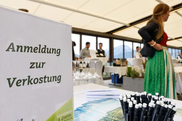 20 Winzer aus der Steiermark - unter anderem aus Pölfing-Brunn, Leutschach, Glanz an der Weinstraße und Ehrenhausen - präsentierten regionalen Gastronomen eine breite Auswahl ihrer Erzeugnisse.