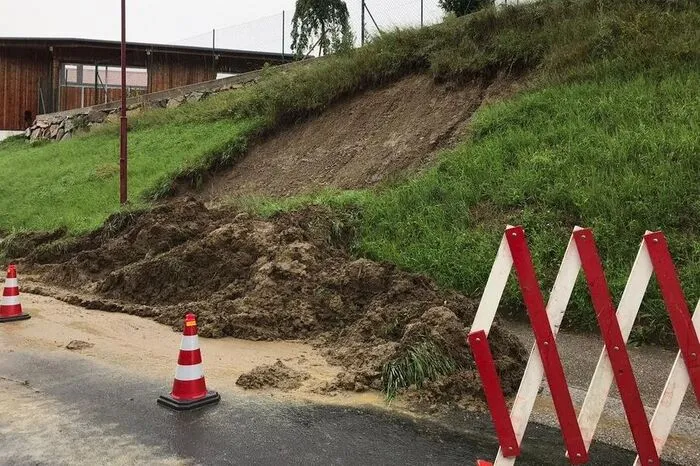 Rutschung in Ludersdorf.