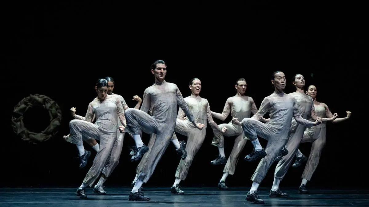 Kreaturen Achtzigerlook bei „Aera“ von Alessandra Corti