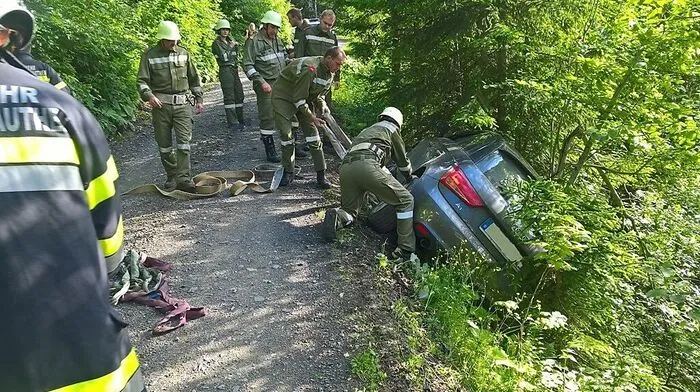 Die FF Kötschach-Mauthen und Weidenburg bargen den Wagen