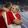 Victoria Hudson jubelt mit Gregor Högler