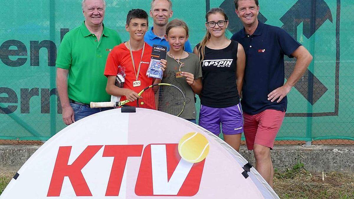 Hugo Fürstler, Luca Adlbrecht, Andreas Kamper, Max Kohler, Renate Milicevic und Gernot Dreier (von links) 