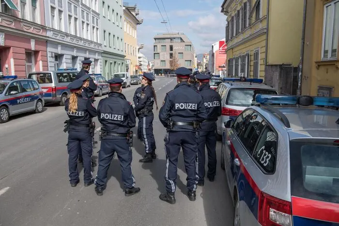 ... die Wiener Straße wurde abgesperrt ...
