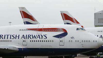 In London bleiben die Flieger der British Airways am Boden