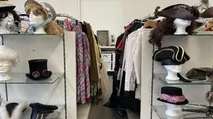 Rund 500 Kostüme verleiht die Theaterkostümschneiderei Matzer in Leibnitz