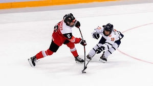 Annika Fazokas (links) schoss das Tor zum 3:2