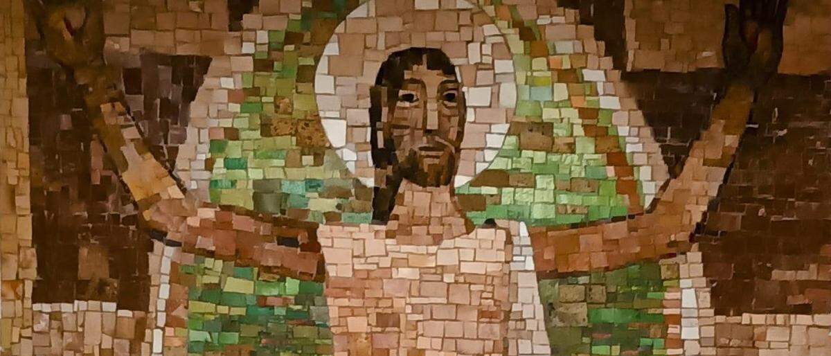 Das Mosaik von Karl Bauer vor der Zerstörung in der ehemaligen Kapelle der Alten Psychiatrie in Klagenfurt