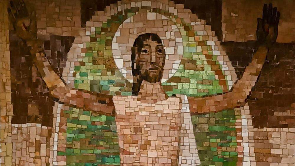 Das Mosaik von Karl Bauer vor der Zerstörung in der ehemaligen Kapelle der Alten Psychiatrie in Klagenfurt