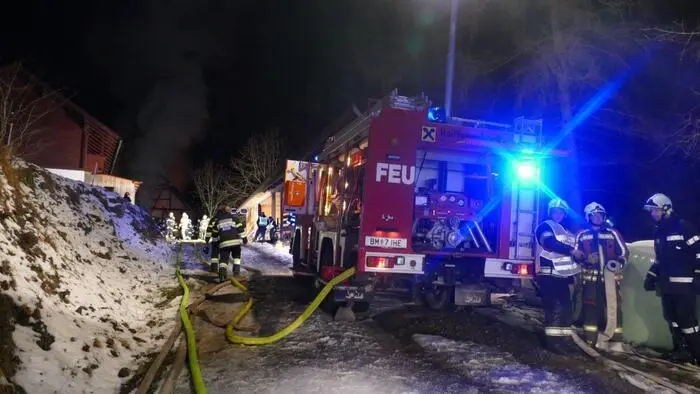 13 Feuerwehren waren mit 150 Mann und 23 Fahrzeugen im Einsatz.