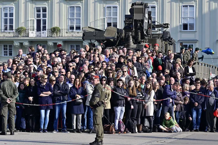 1000 Rekruten wurden am Heldenplatz angelobt.