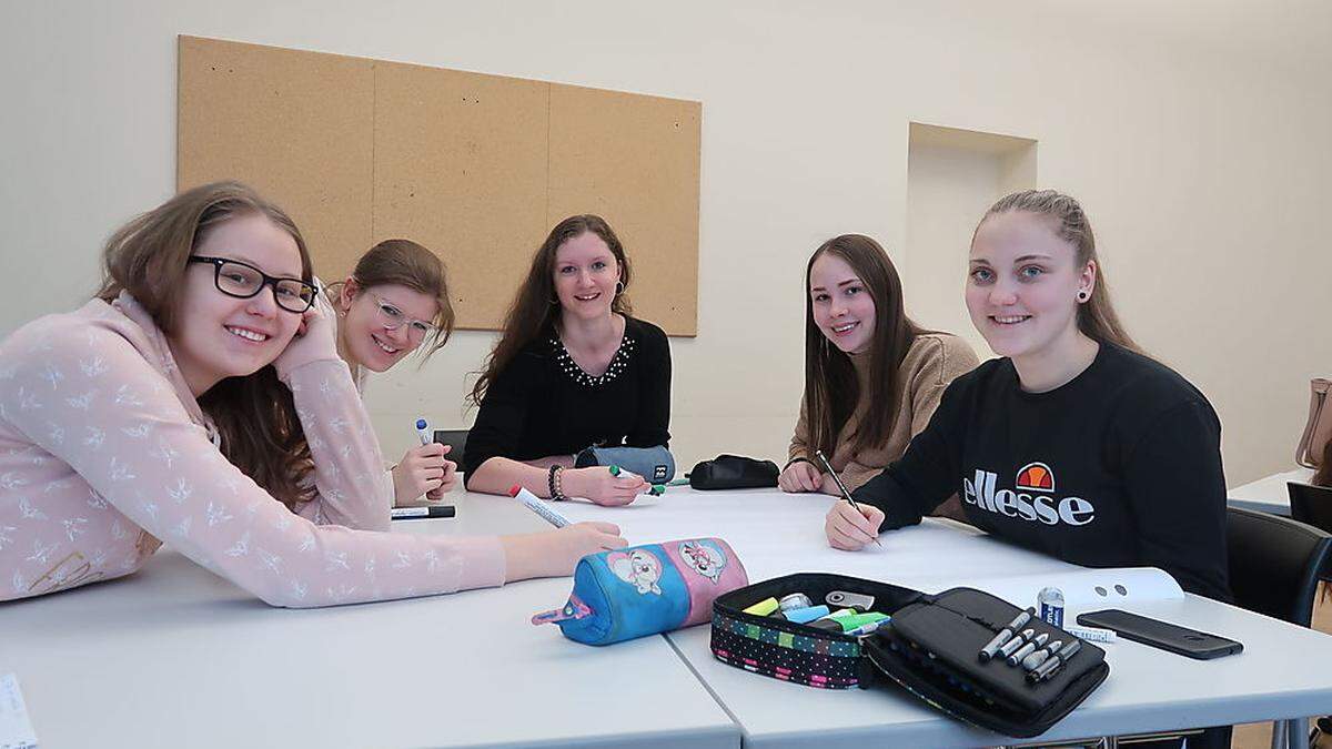 Flexible Arbeitszeit ist Laura, Lisa-Marie, Romana, Sabrina und Jana besonders wichtig