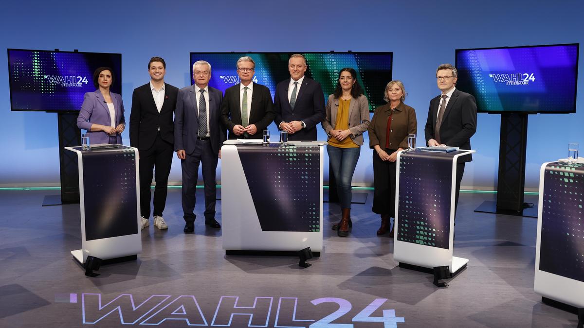 ORF-Moderatorin Susanne Schnabl und Kollege Franz Neger mit den Spitzenkandidaten vor der Elefantenrunde im ORF-Landesstudio Steiermark