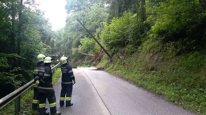 Die Feuerwehr Mönichwald rückte zu weiteren Einsätzen aufgrund von Hangrutschungen aus