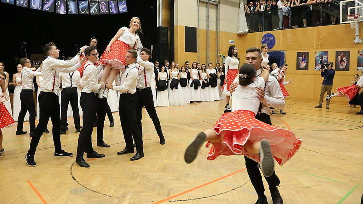 Noch besteht Hoffnung, am 20. November wieder so tanzen zu können, wie noch beim Maturaball 2019