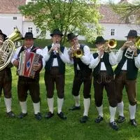 Auch die Gruppe Kernölblech wird aufspielen