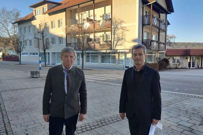Bürgermeister Markus Perdacher und 1. Vizebürgermeister Robert Schmidhofer.