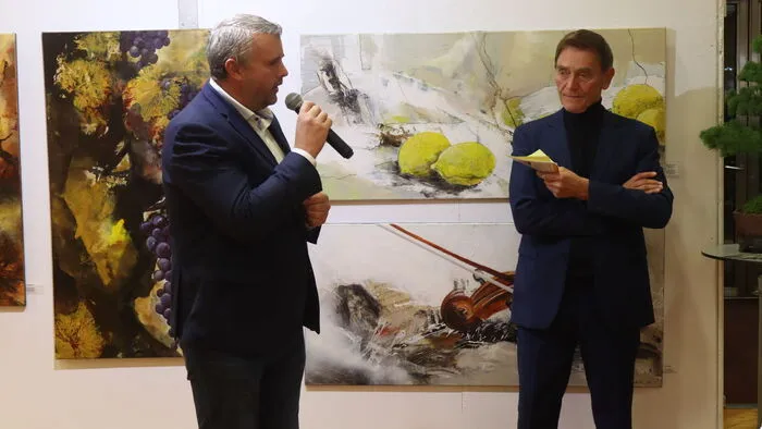 Bürgermeister Hannes Primus eröffnete Freitagabend ganz offiziell die diesjährige Kunstmesse im Kuss Wolfsberg.