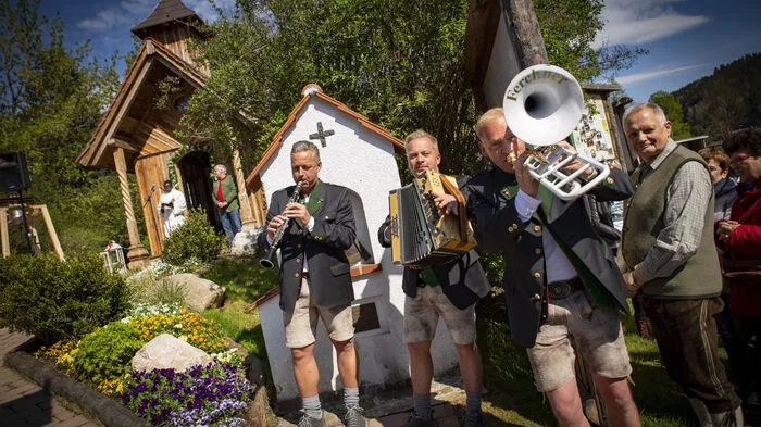 Die Edlseer riefen - und Hunderte Fans kamen, um mit ihnen und dem Musikverein Birkfeld zu feiern.