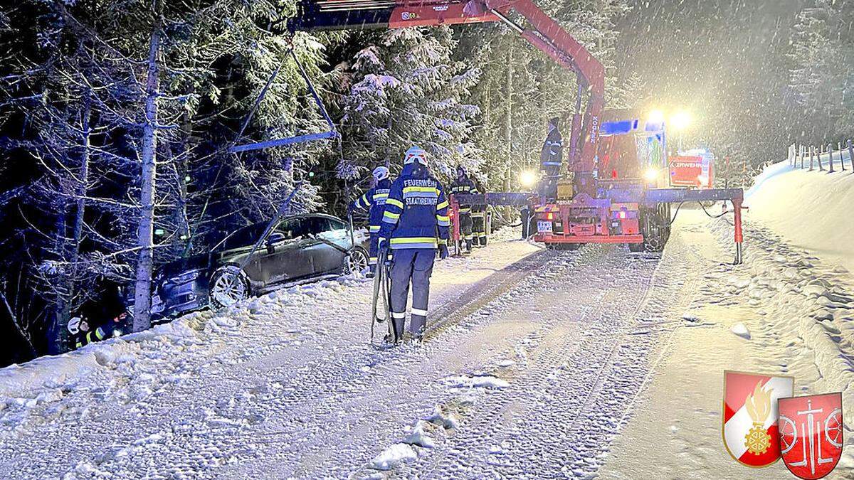 Die Feuerwehr St. Kathrein am Offenengg bei der Bergung