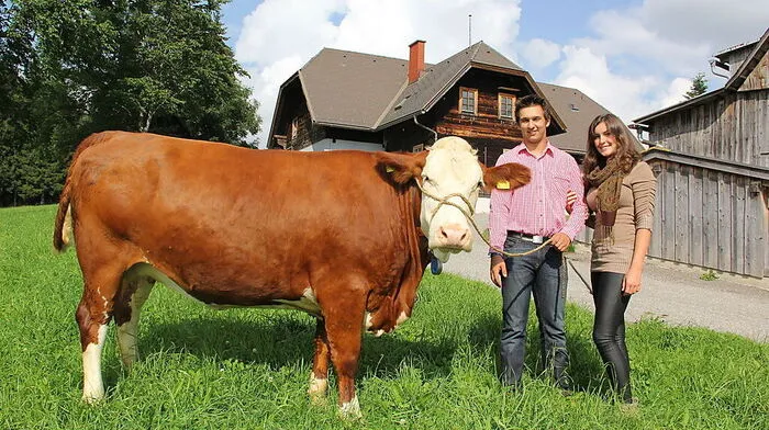 René Grässl und Babsi Tupy auf ihrem Hof in Preitenegg 