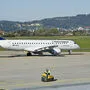 Eine Lufthansa-Maschine am Rollfeld in Graz