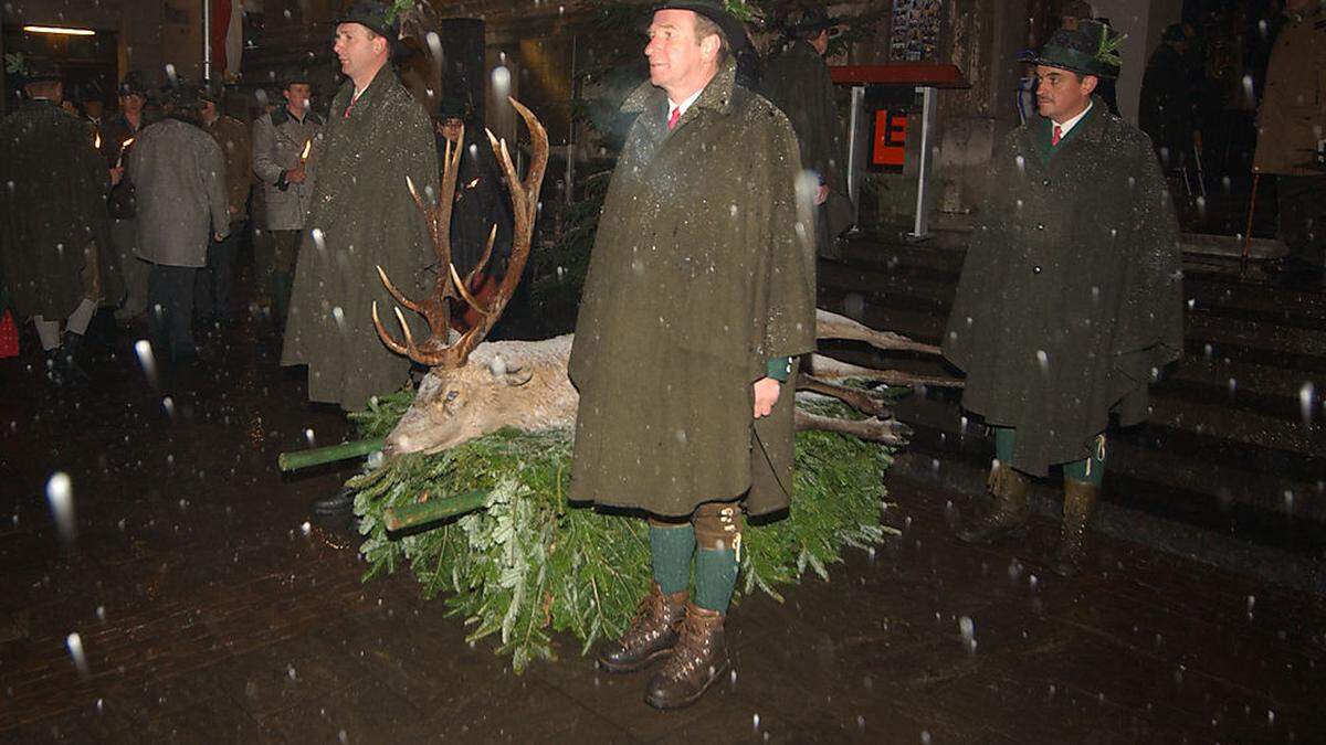 Die Hubertusfeier ist ein wichtiges Ereignis im jagdlichen Jahreslauf