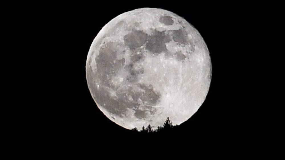 3475 Kilometer im Durchmesser, für Erdlinge endlos faszinierend:  unser Trabant, der Mond
