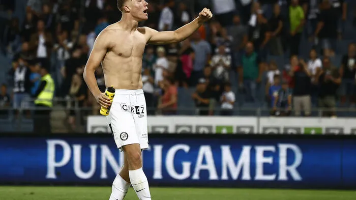 Der SK Sturm hat Rasmus Höjlund für knapp 17 Millionen Euro an Atalanta Bergamo (ITA) verkauft. Damit ist der Däne der einzige Nicht-Salzburg-Spieler unter den Top-Verkäufen der heimischen Liga. Klicken Sie sich durch die Liste der teuersten Spieler der österreichischen Bundesliga.   Quelle: transfermarkt.at