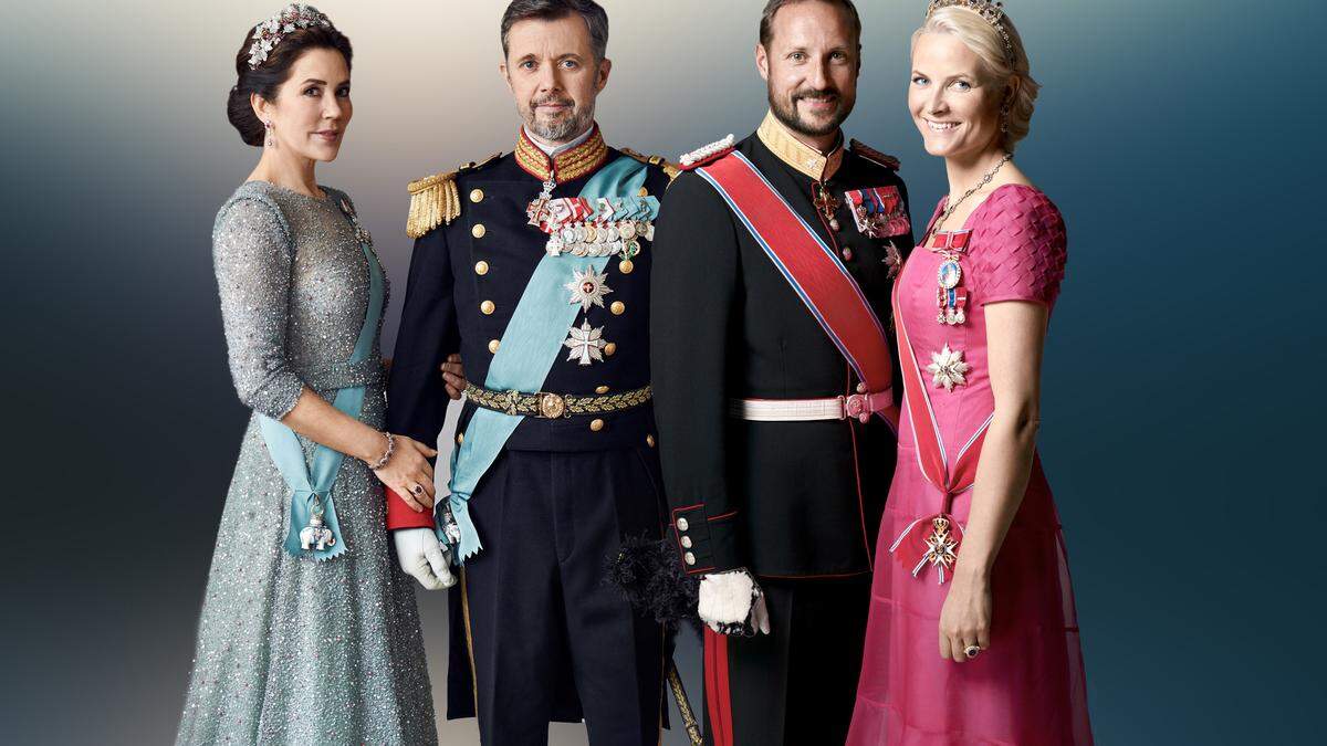 Bereit für den Thron: die dänischen und norwegischen Kronprinzen Frederik (2. v.l.) und Haakon mit ihren Frauen Mary (links) und Mette-Marit.
