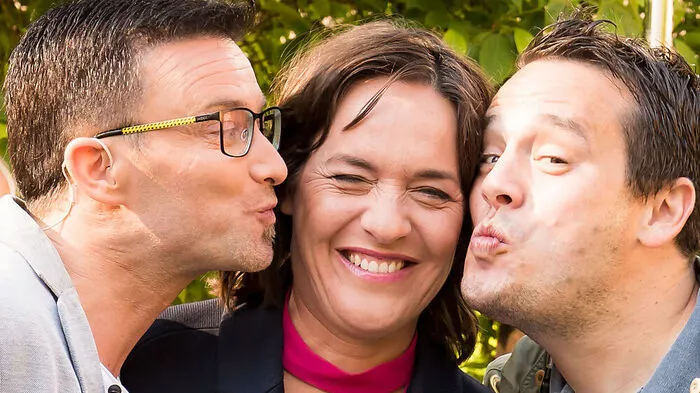 Die Moderatoren Eva Pölzl und Marco Ventre (links) mit dem Sendungsverantwortlichen Michael Steuer