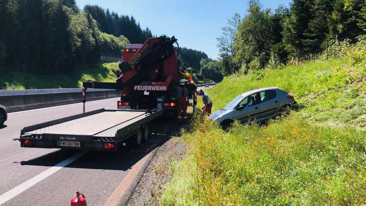 Das Unfallfahrzeug vor Ort