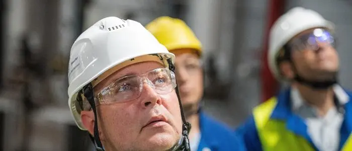 Andreas Babler besuchte die „Digital Flagship Plant“ der RHI Magnesita in Radenthein