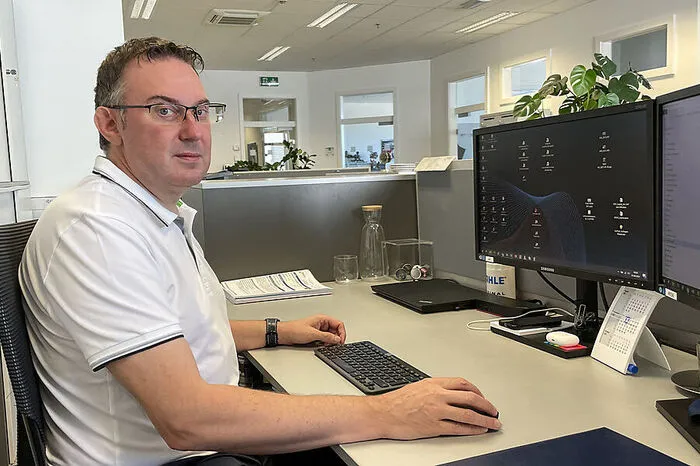 Christian Souri (48) aus Neuhaus: "Die Frequenz der öffentlichen Verkehrsmittel müsste in der Region besser auf die Bedürfnisse der Arbeiter, Angestellten und Schüler angepasst werden, sodass zumindest Menschen mit fixen Arbeitszeiten Busse und Züge nutzen könnten."