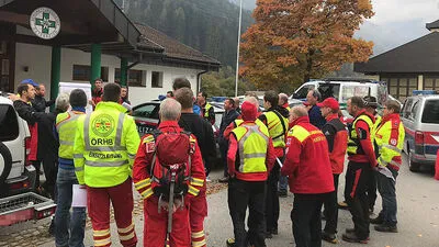 Die Suchmannschaften trafen sich wie am Montag (Bild) in Kolbnitz