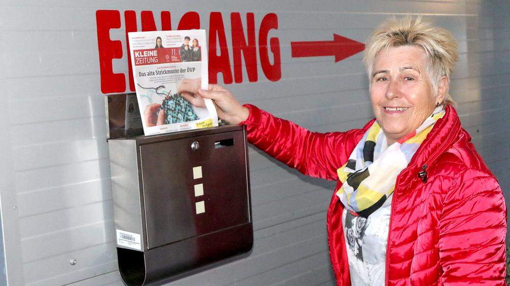 Daniela Oberdorfer trägt seit über 30 Jahren die Kleine Zeitung aus