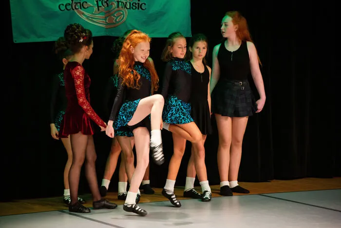 Die "OKelly Irish Dance Academy" veranstaltete gemeinsam mit der Band "Spinning Wheel" eine irische Nacht im Europasaal.